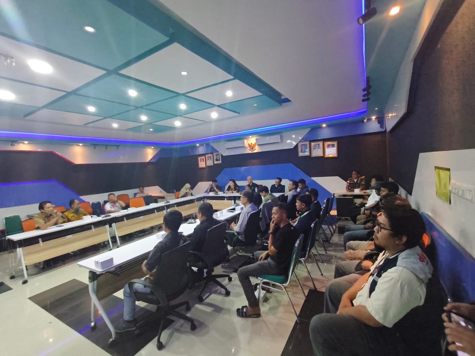 Bersama Menata Ruang Digital dan Ruang Publik yang Nyaman