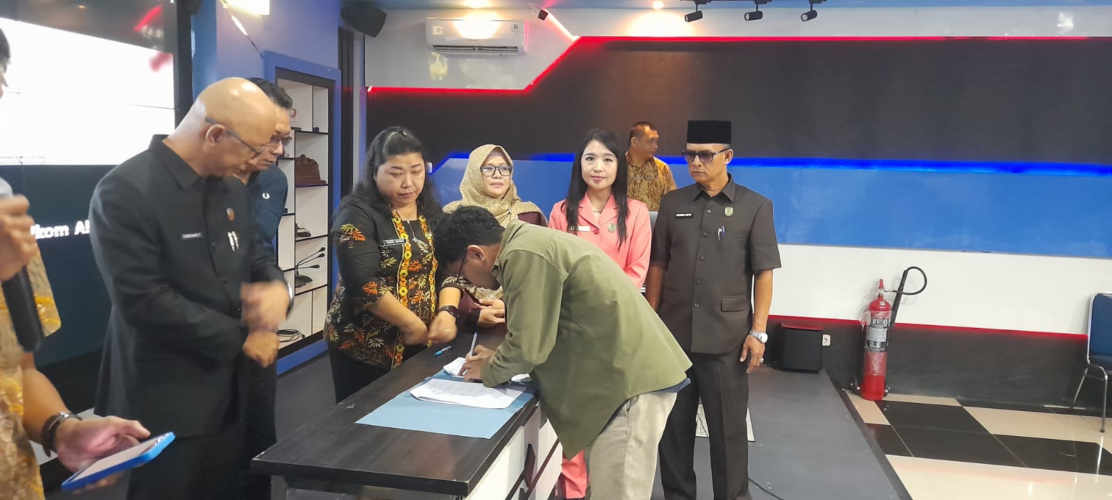 Bersama Menata Ruang Digital dan Ruang Publik yang Nyaman