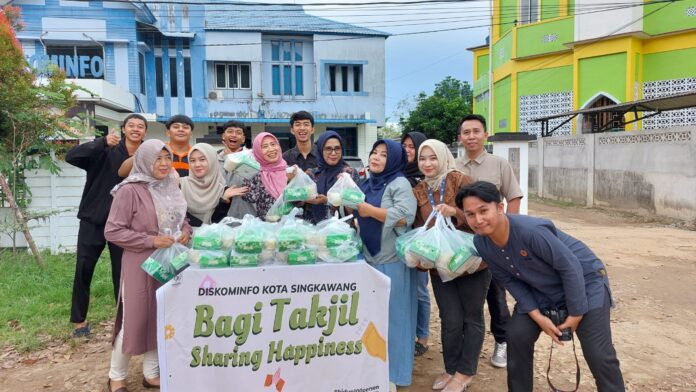berbagi-takjil-gratis-ala-diskominfo-singkawang