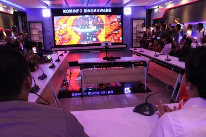 pemkot-singkawang-resmikan-tcmr-untuk-perkuat-layanan-publik-berbasis-digital